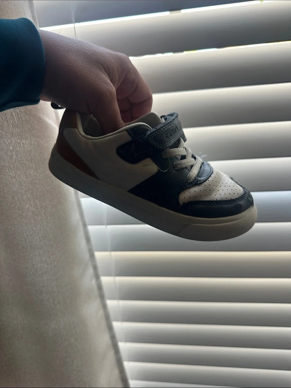 Kids Casual Leather-Look Sneaker in White, Navy & Brown Carter